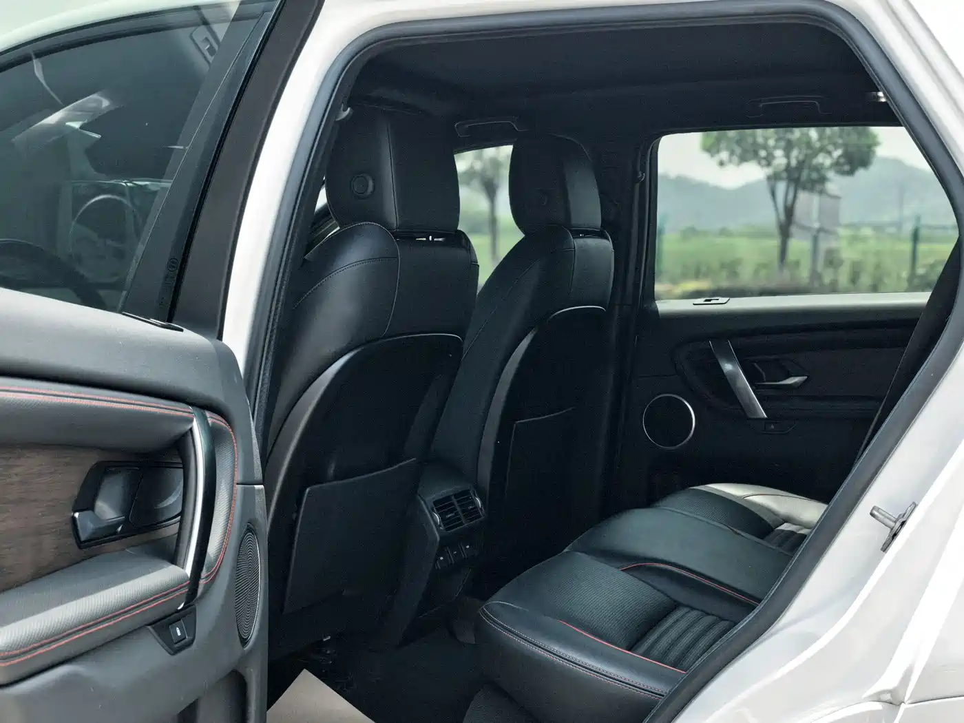Land Rover Discovery Sport 2023 249PS R-Dynamic SE Performance Technology Version фото 10