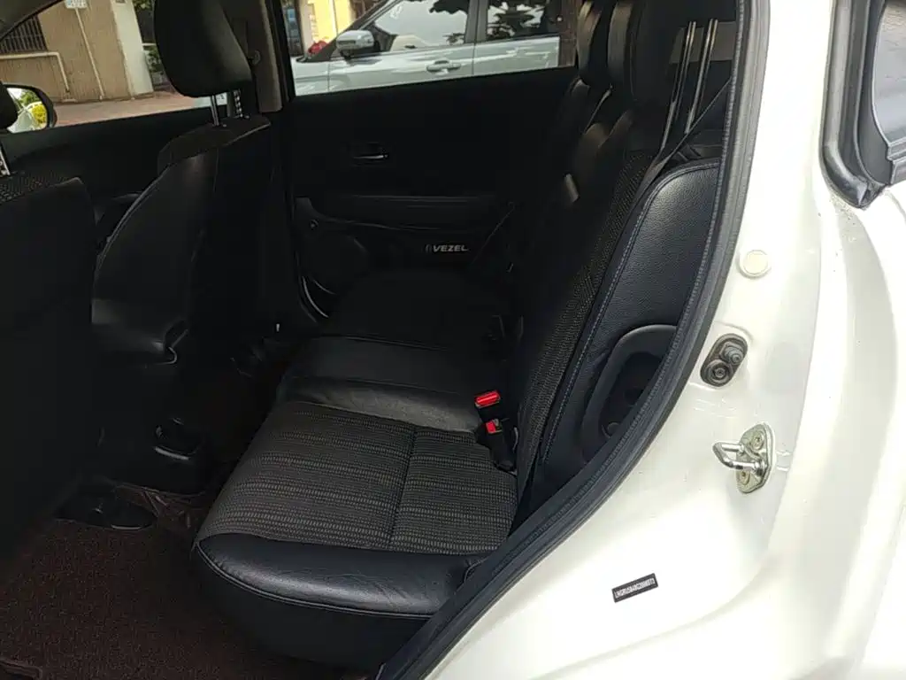 Honda Vezel 2016 2015 1.8L CVT FWD Elite