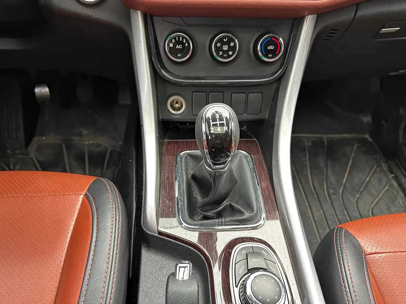 BAIC Huansu S3 2016 2016 S3L 1.5L Manual Premium