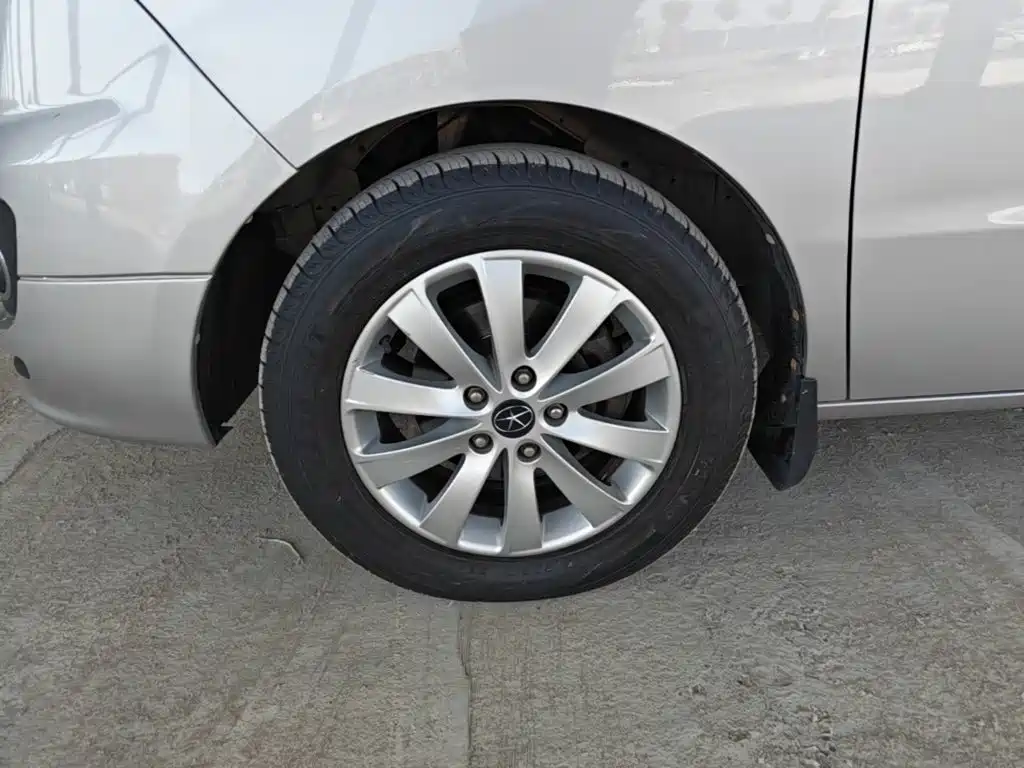 JAC Refine M5 2015 2013 2.0T Petrol Manual Business Edition