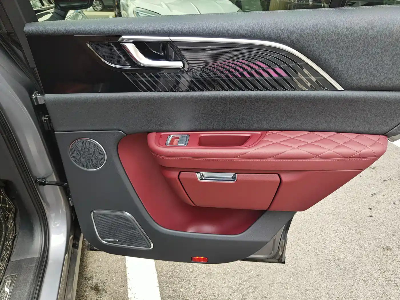 Hongqi E-HS9 2022 690km Qi Xiang Edition (6-seater) фото 23