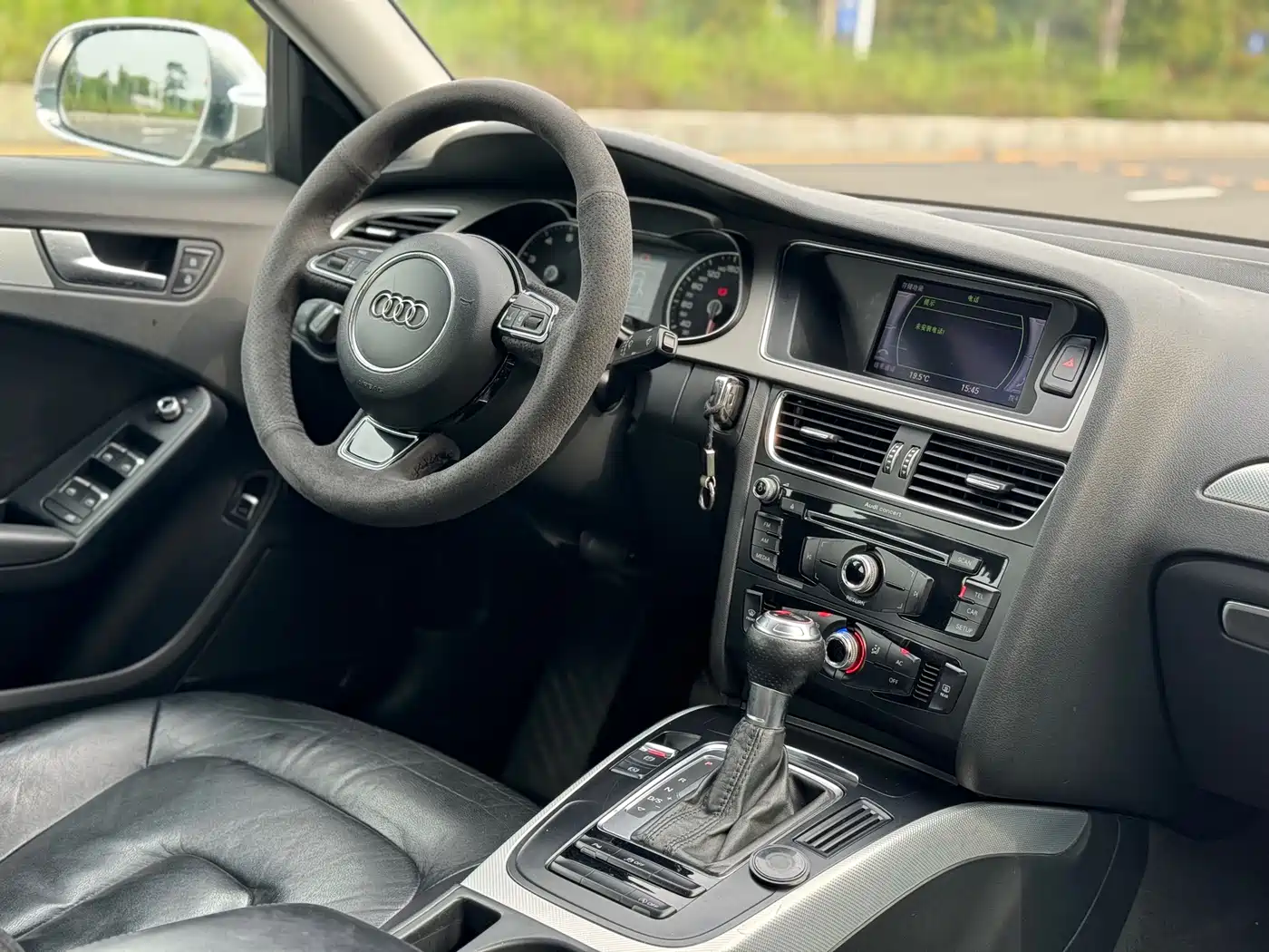 Audi A4L 2013 40 TFSI quattro Personality Sport фото 18