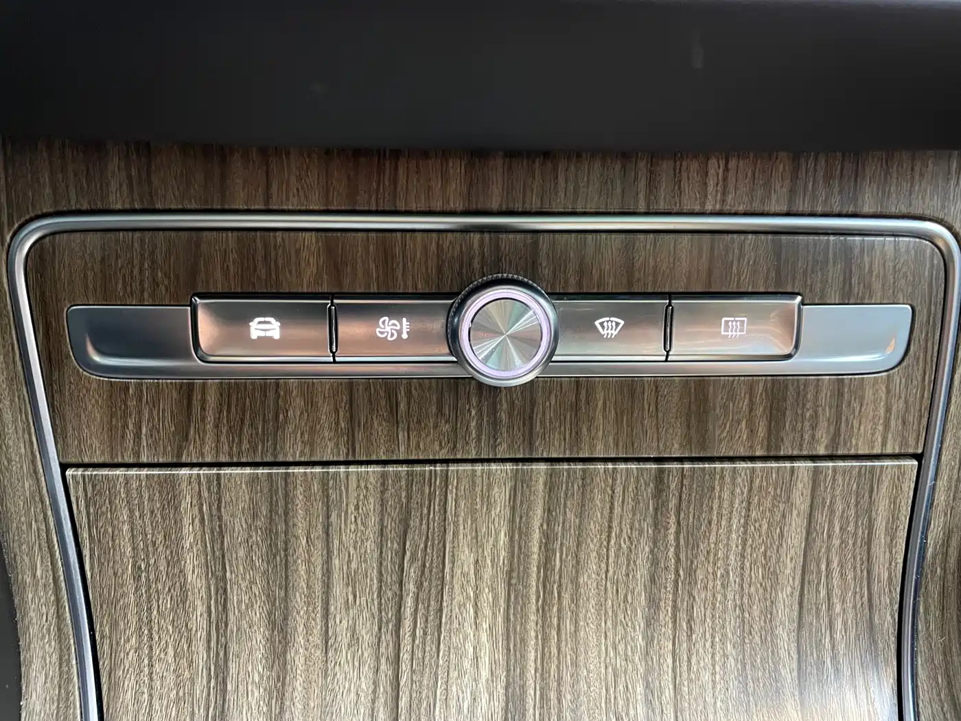 Roewe RX8 2018 2018 30T Smart Internet 2WD Flagship Edition