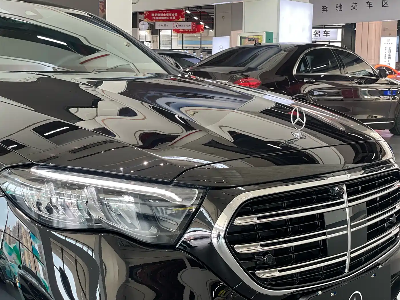 MERCEDES-BENZ E-CLASS