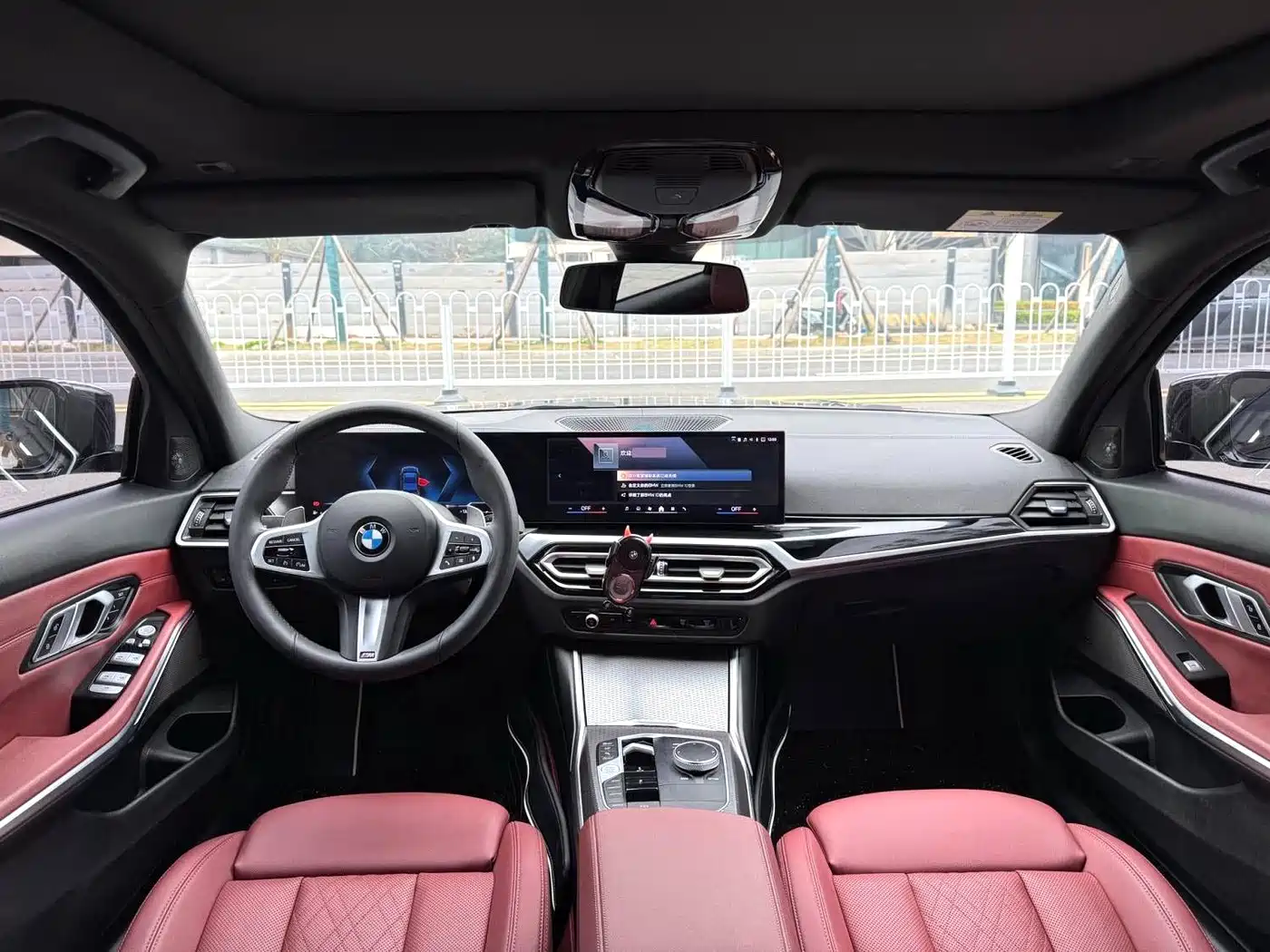 BMW 3 Series 2024 325Li M Sport Shadowline Package фото 6