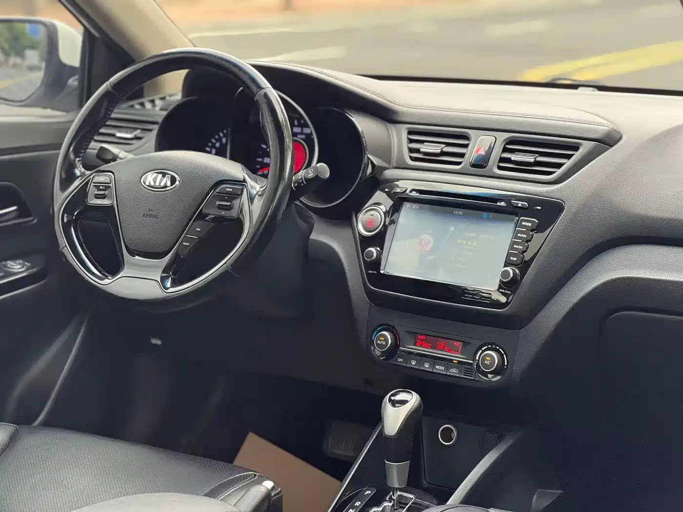 Kia K2 2015 Sedan 1.6L AT Premium фото 9