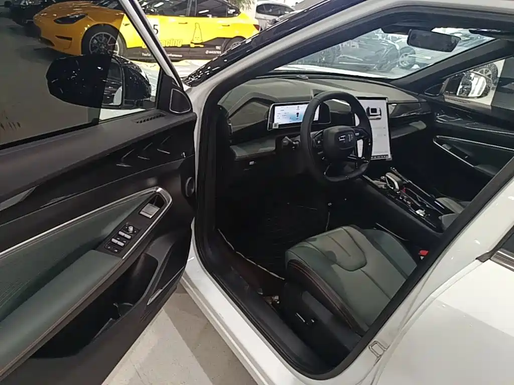 Geely Boyue 2025 2024 1.5TD Smart Connect+