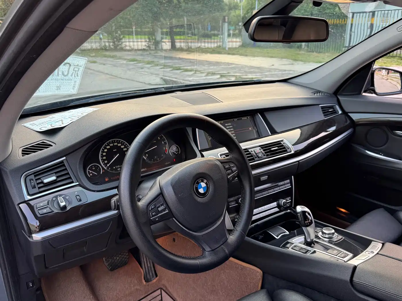BMW 5 Series GT 2012 2011 535i Elegance