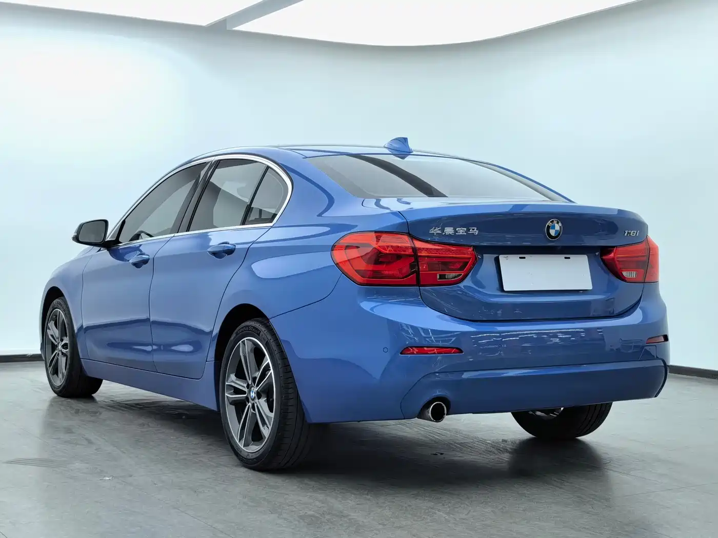 BMW 1 Series 2019 118i Fashion Edition фото 6