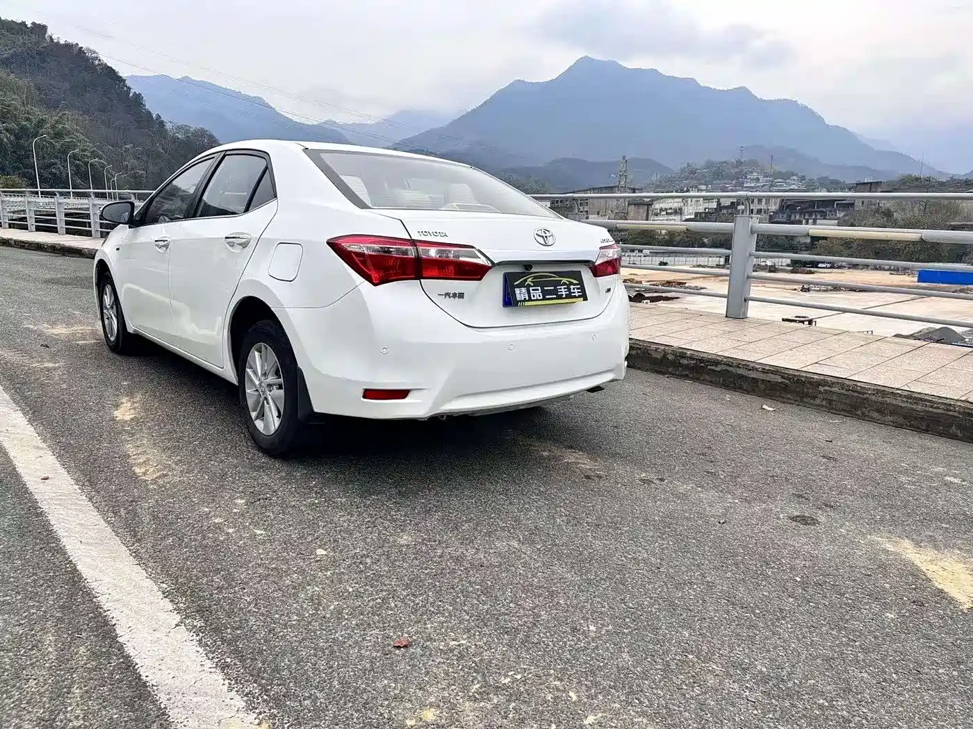 Toyota Corolla 2014 1.6L CVT GL фото 6