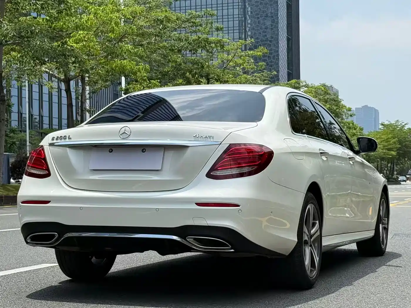 Mercedes-Benz E-Class 2017 E 200 L 4MATIC фото 20