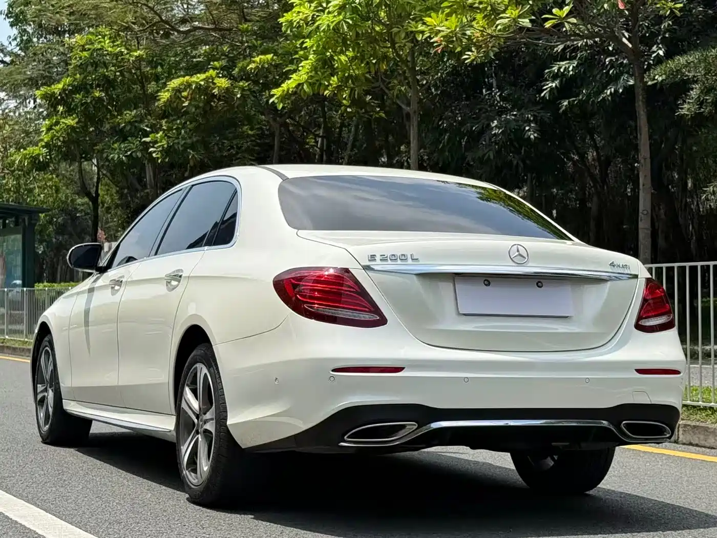 Mercedes-Benz E-Class 2017 E 200 L 4MATIC фото 18