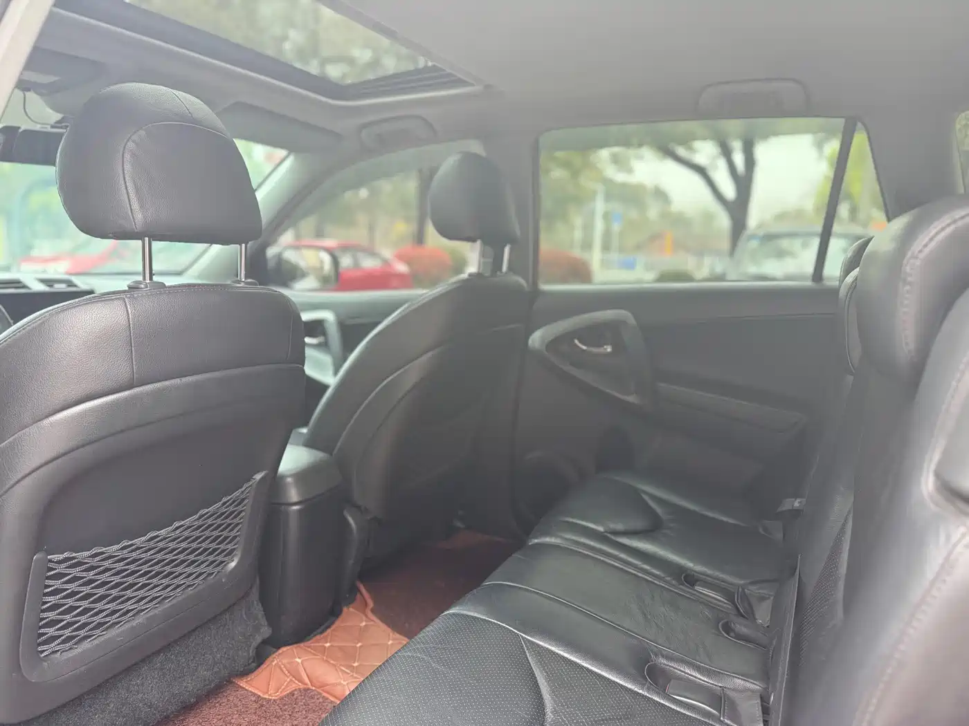 Toyota RAV4 Rongfang 2012 Styling Edition 2.4L Automatic 4WD Luxury фото 4