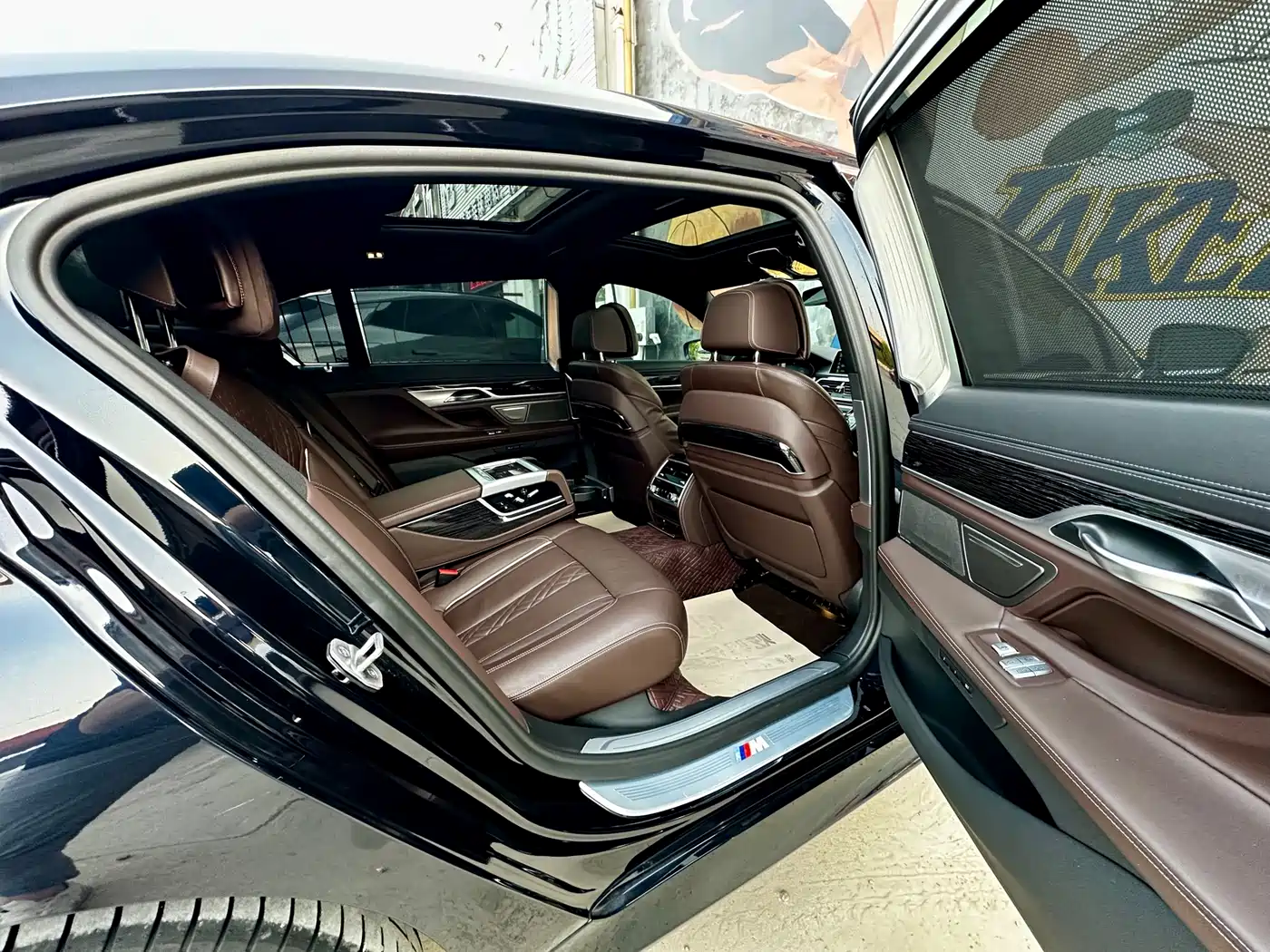BMW 7 Series 2021 Model 730Li M Sport Package фото 6