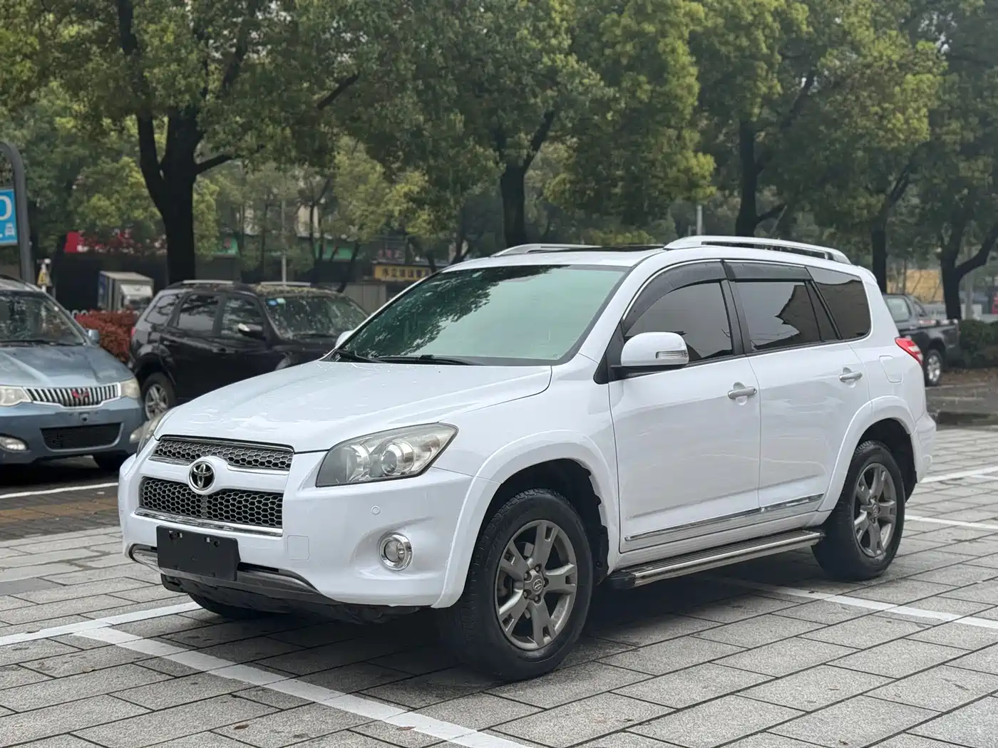 Toyota RAV4 Rongfang 2012 Styling Edition 2.4L Automatic 4WD Luxury