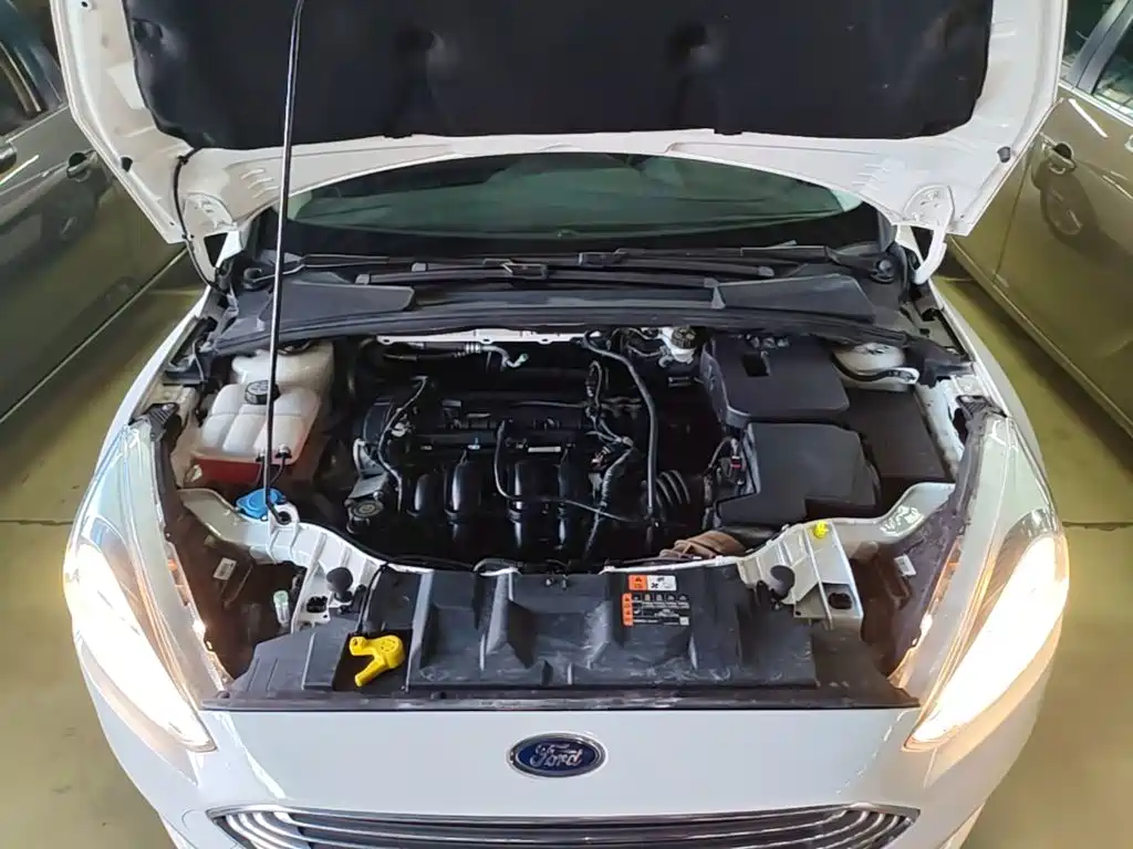 Фото 20 - Ford Focus
