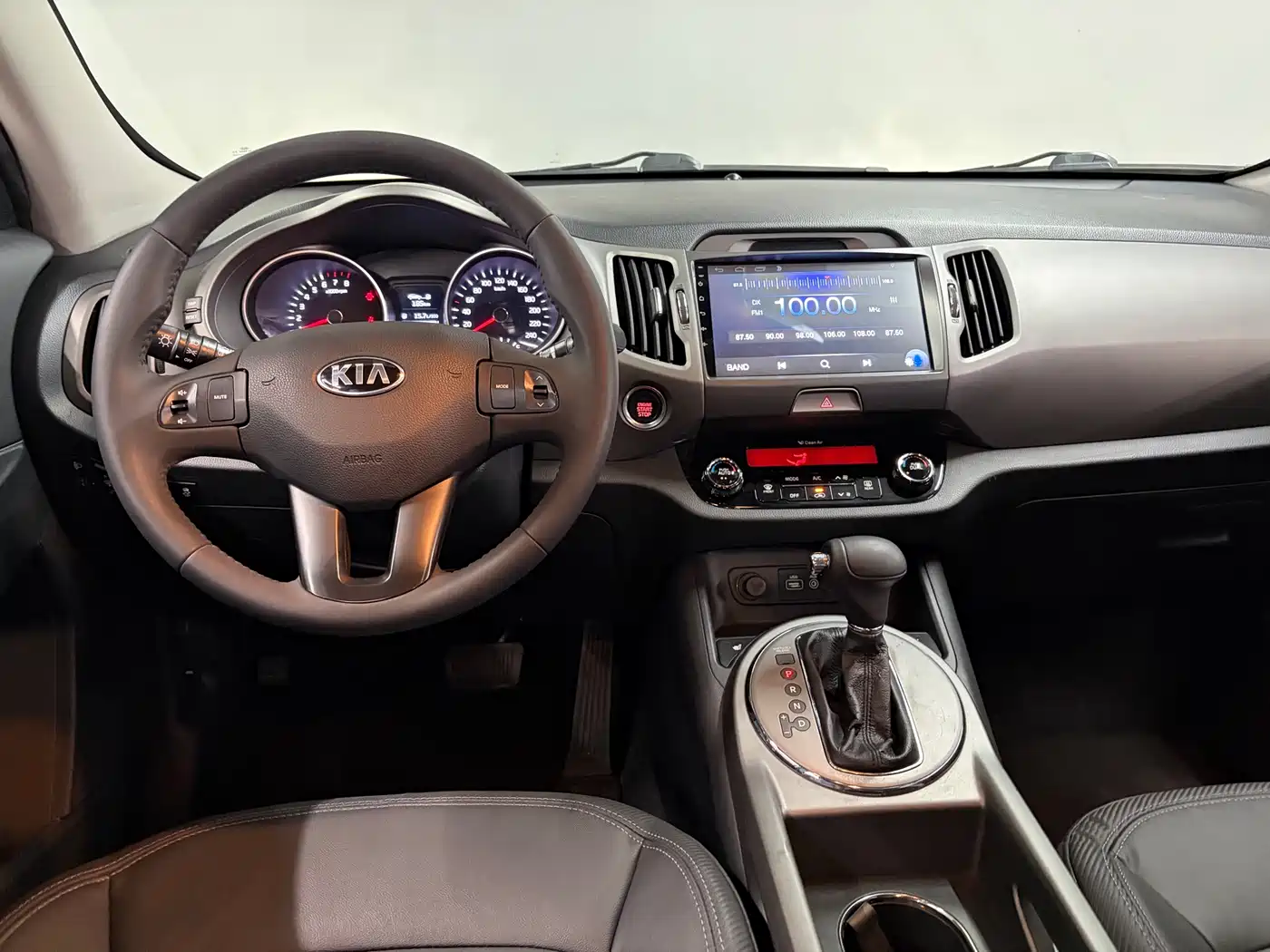 Kia Sportage 2015 2.0L Automatic 2WD DLX фото 12