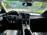 Фото 8 - Honda Civic