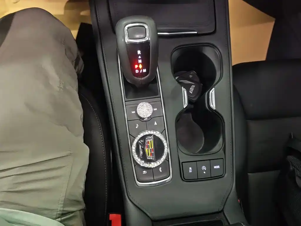 Cadillac XT4 2019 2018 28T FWD Leading Edition