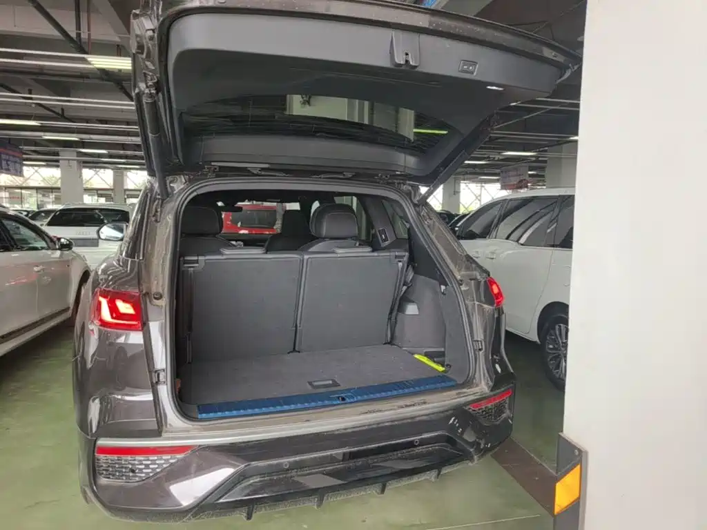 Audi Q6 2026 2024 50 TFSI quattro Xing Yun Flying Rider Package 6-seater