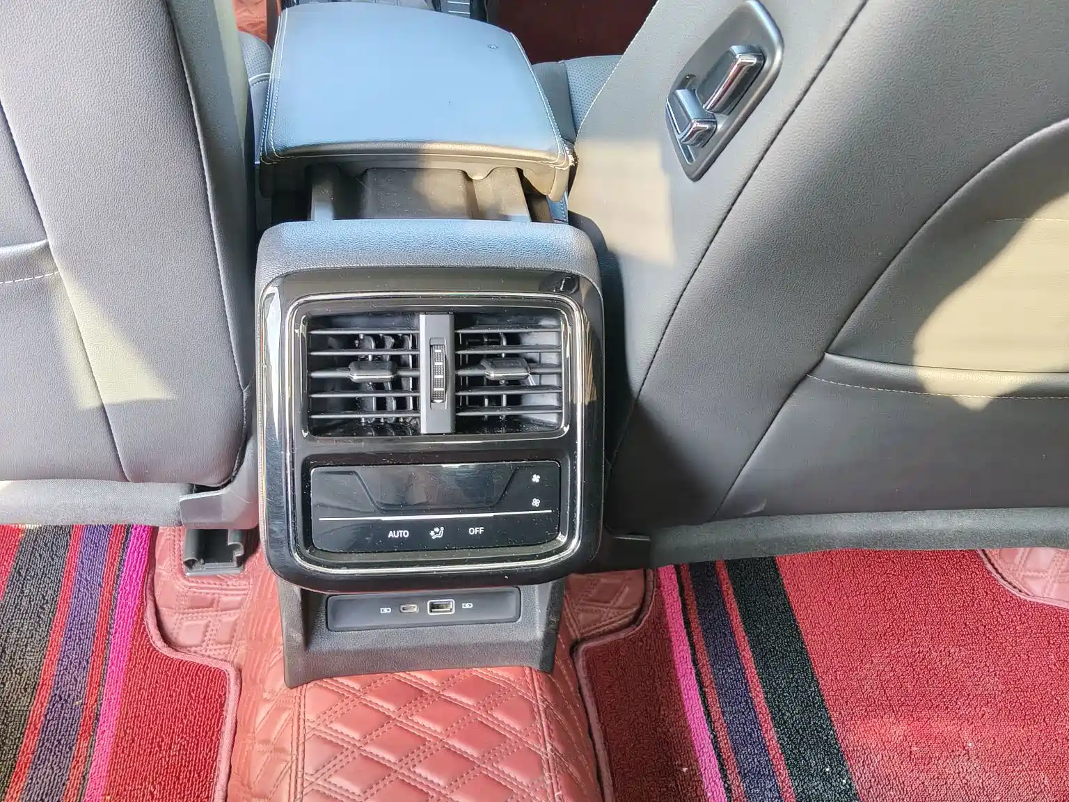 Photo 10 - Volkswagen Passat