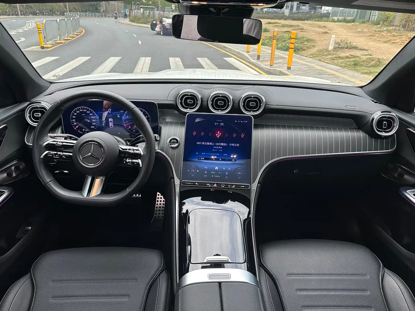 Mercedes-Benz GLC Coupe 2025 GLC 300 4MATIC Coupe SUV фото 10