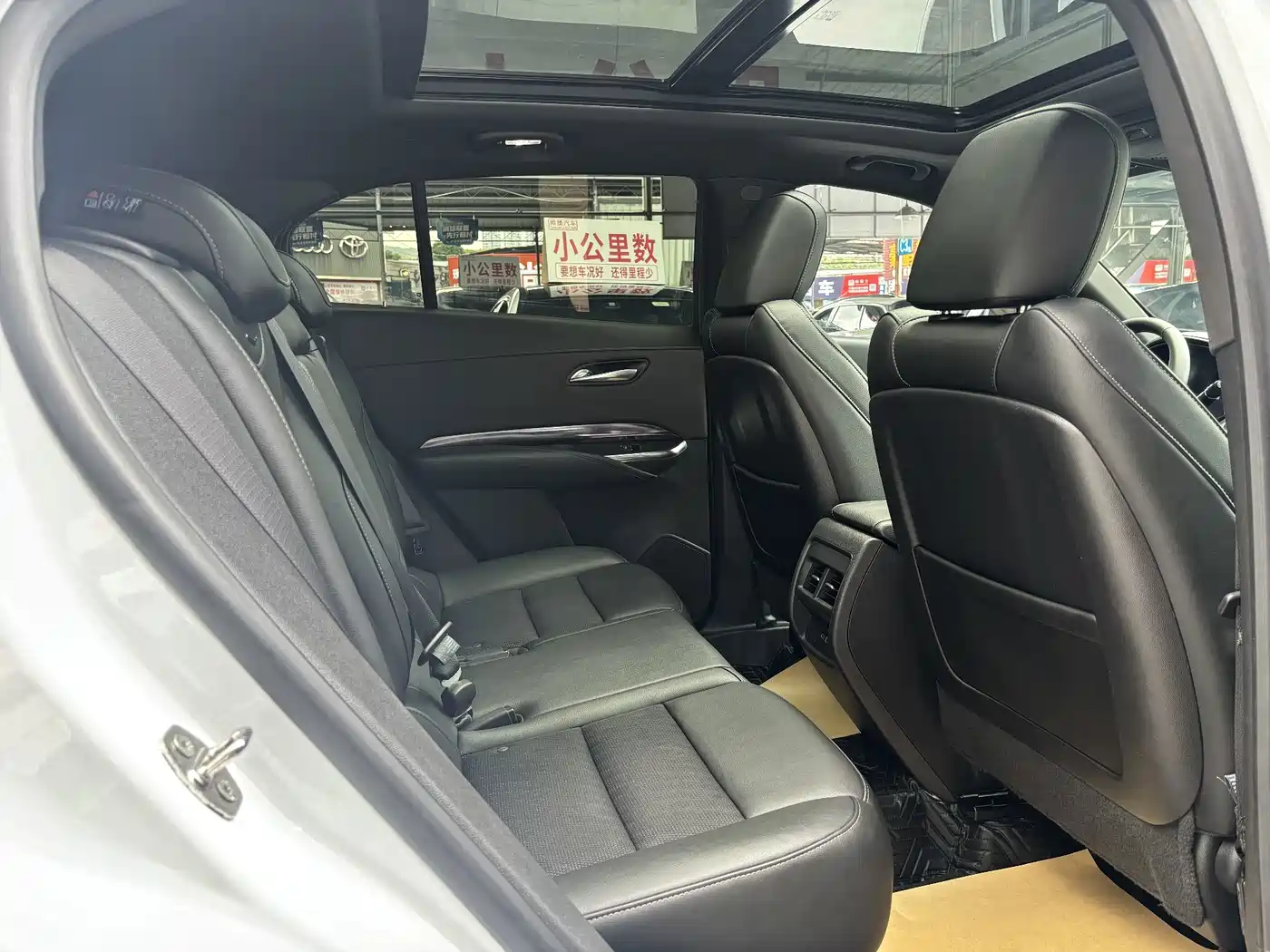 Cadillac XT4 2023 2022 28T FWD Style