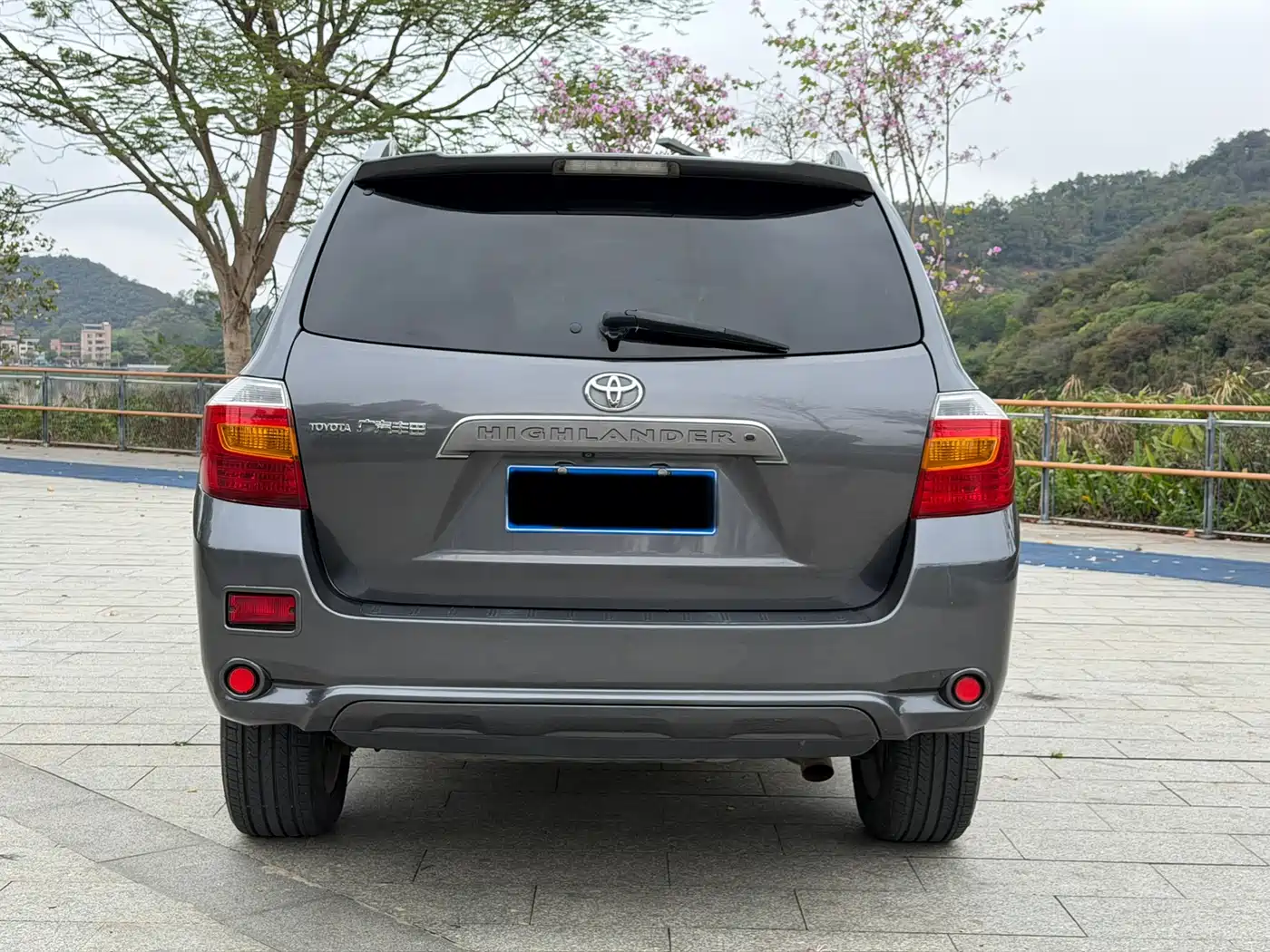 Toyota Highlander 2009 2.7L 2WD 7-seater Luxury Edition фото 8