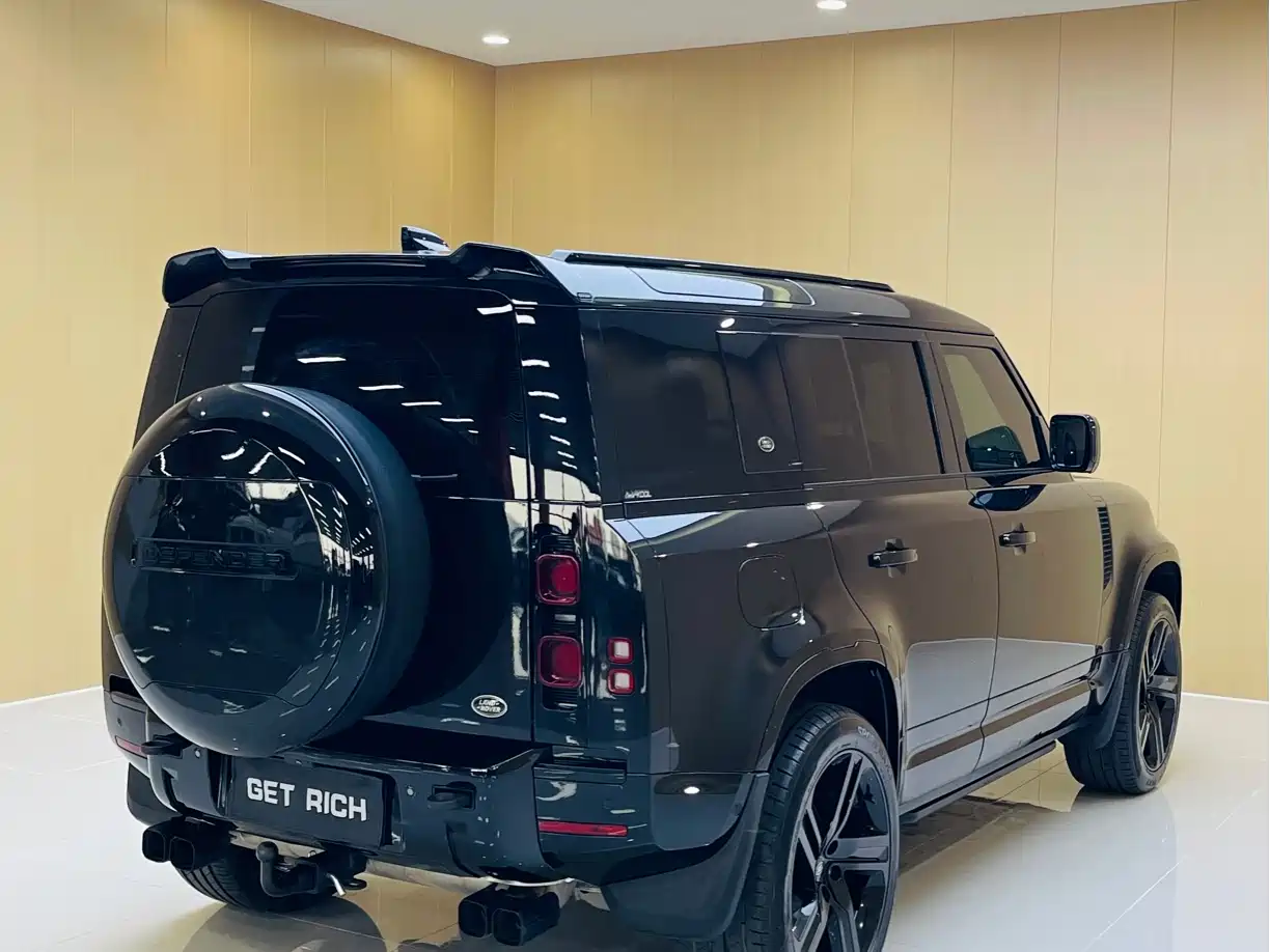 Land Rover Defender 2023 Model 110 3.0T P400 X-DYNAMIC HSE фото 9