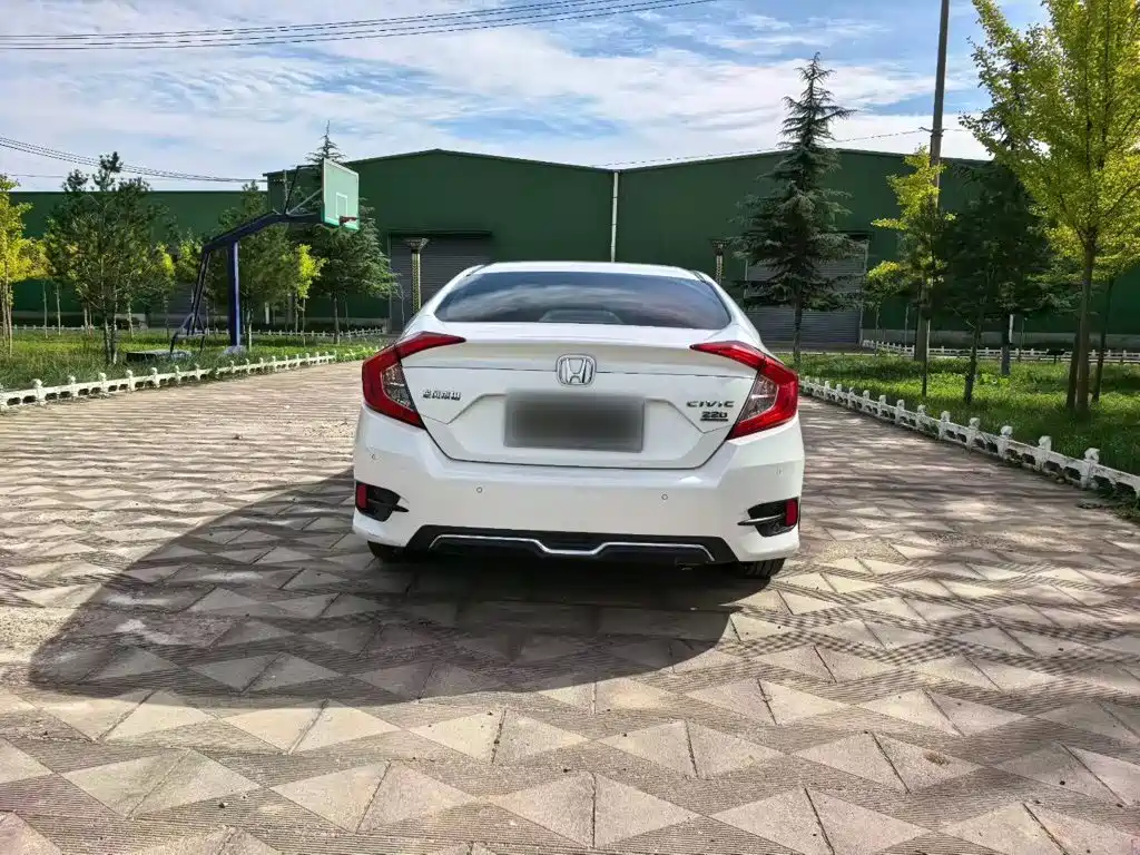 Фото 6 - Honda Civic