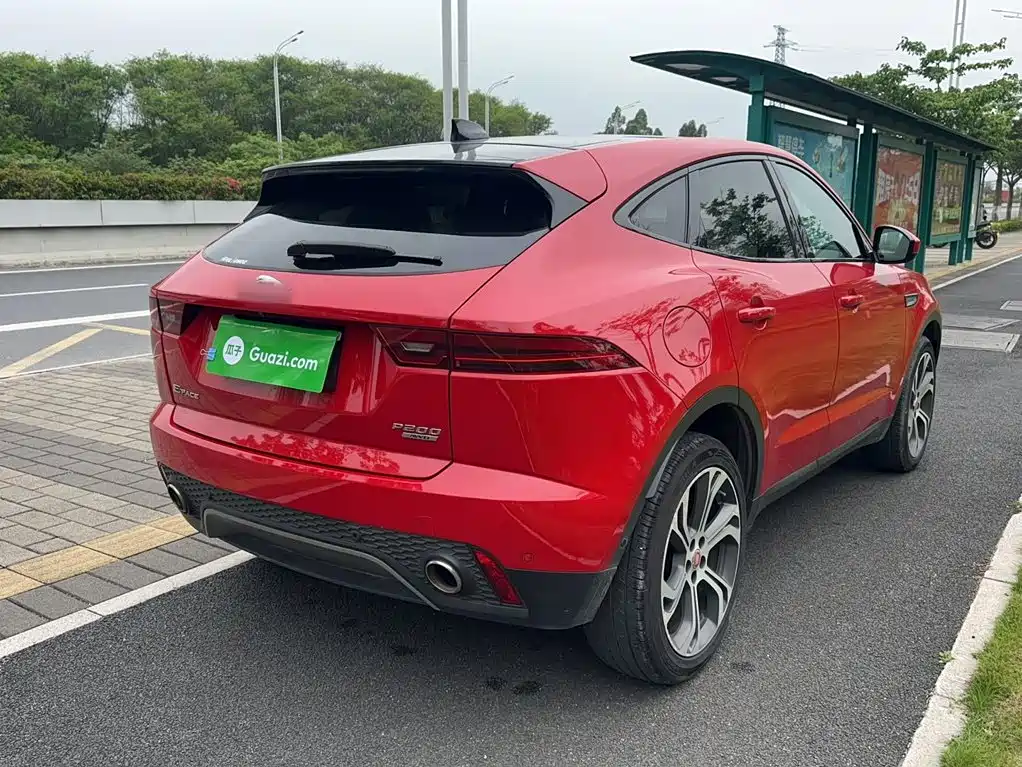 Фото 5 - Jaguar E-PACE