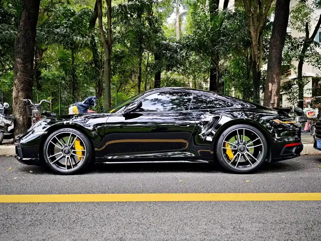 Photo 3 - Porsche 911