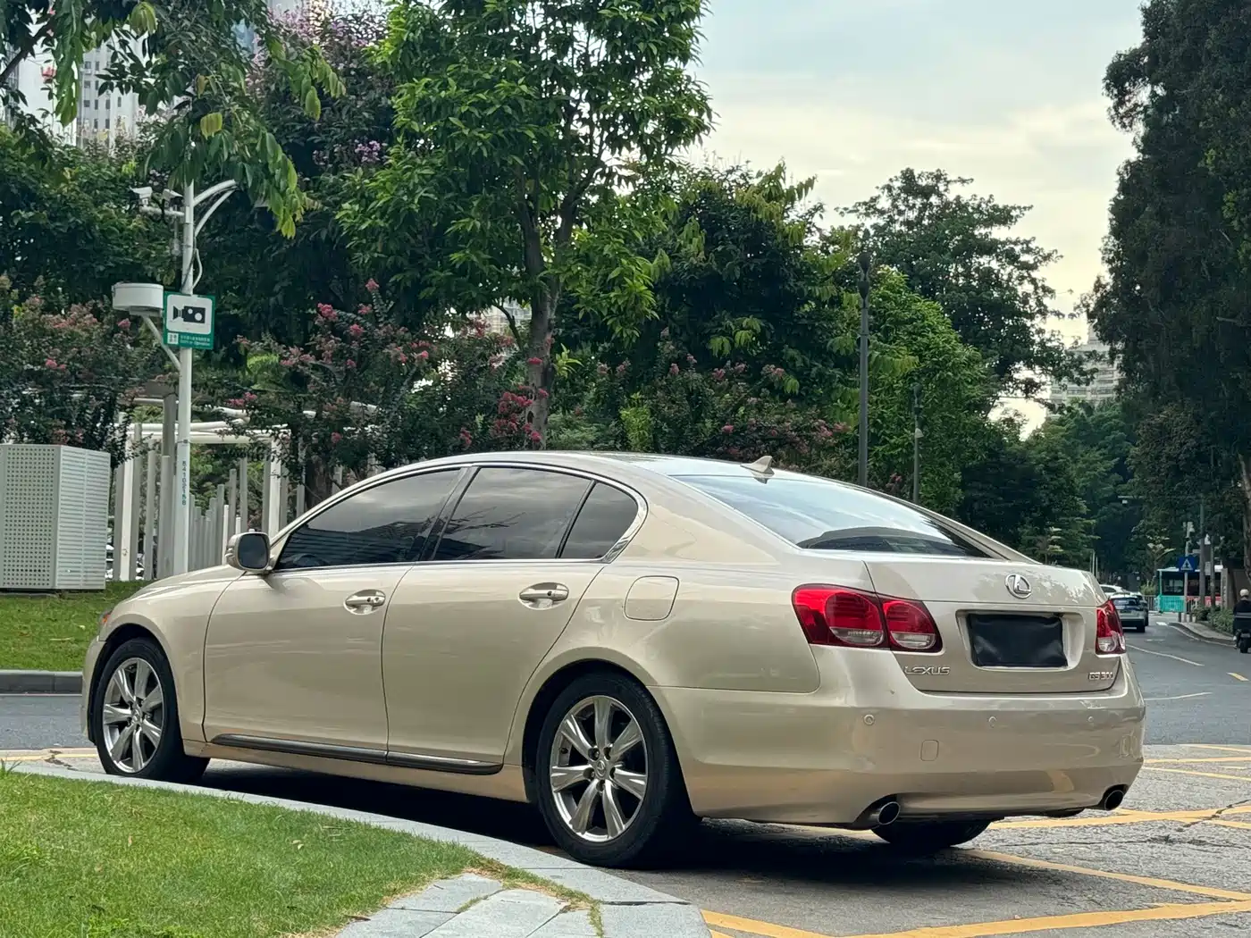 Фото 13 - Lexus GS