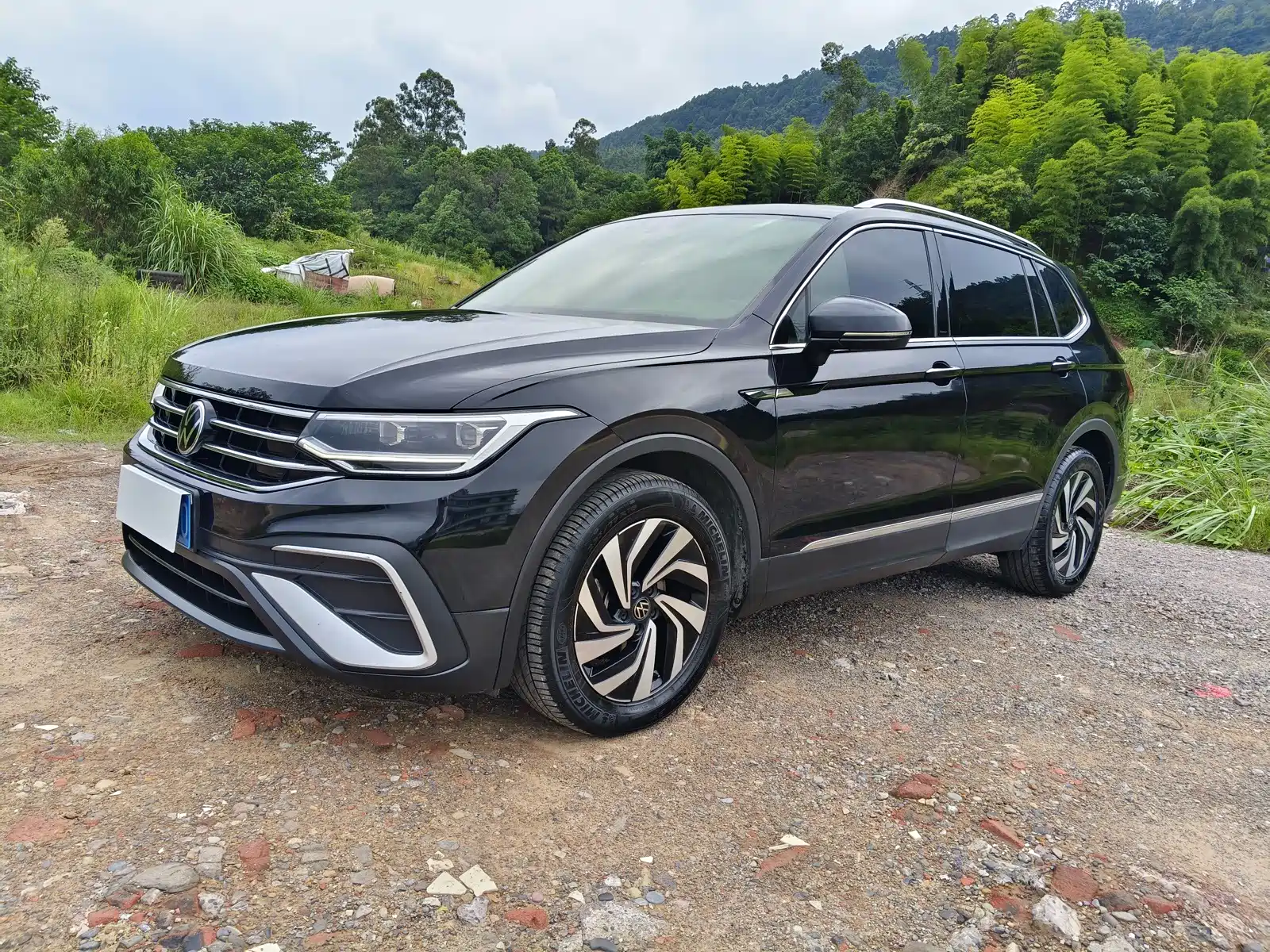 Фото 1 - Volkswagen Tiguan L