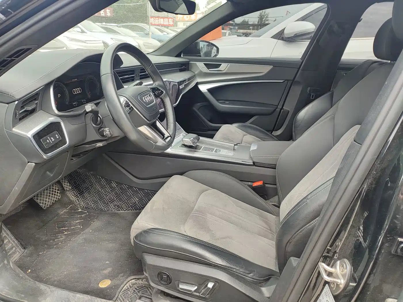 Photo 4 - Audi A6L