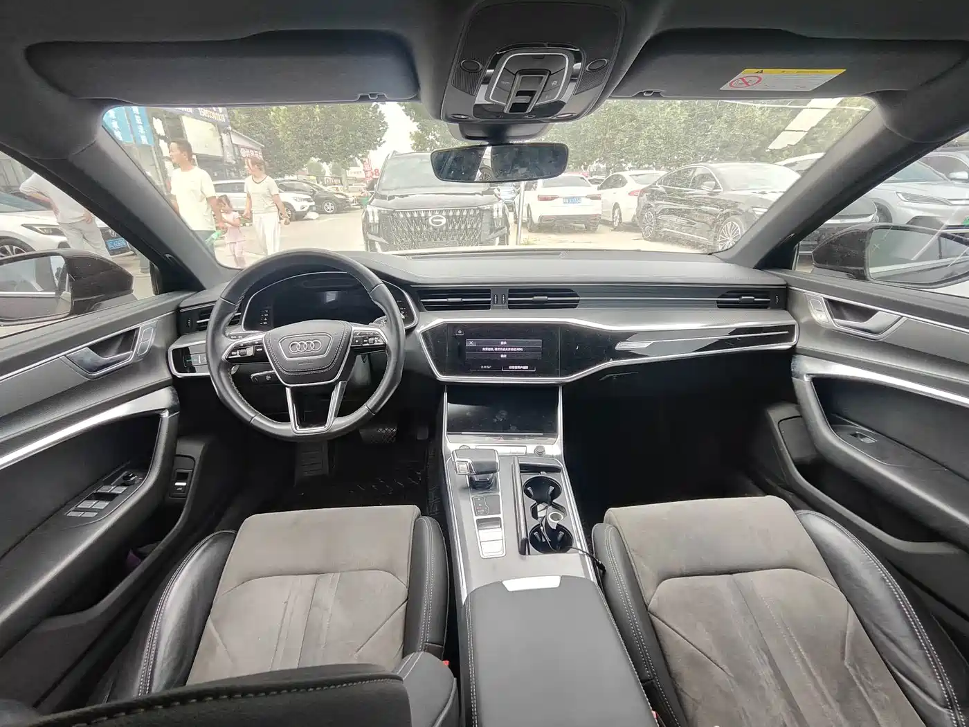 Photo 8 - Audi A6L