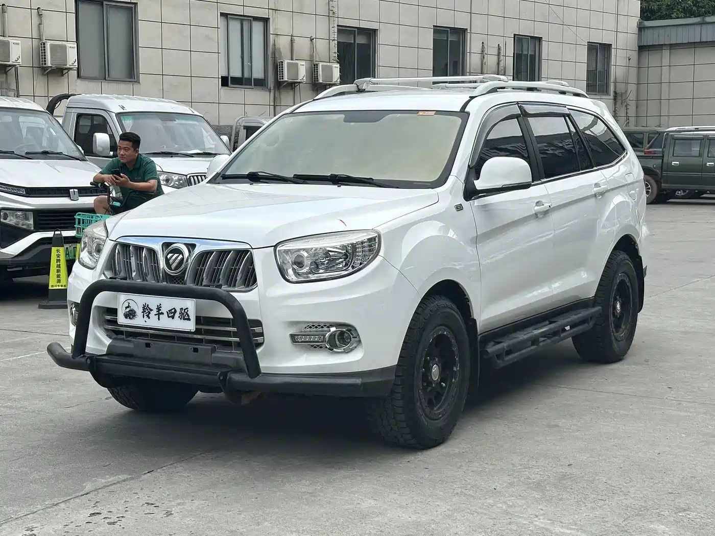 Foton Savana 2020 2017 2.8T Automatic 4WD Diesel Luxury 5-seater
