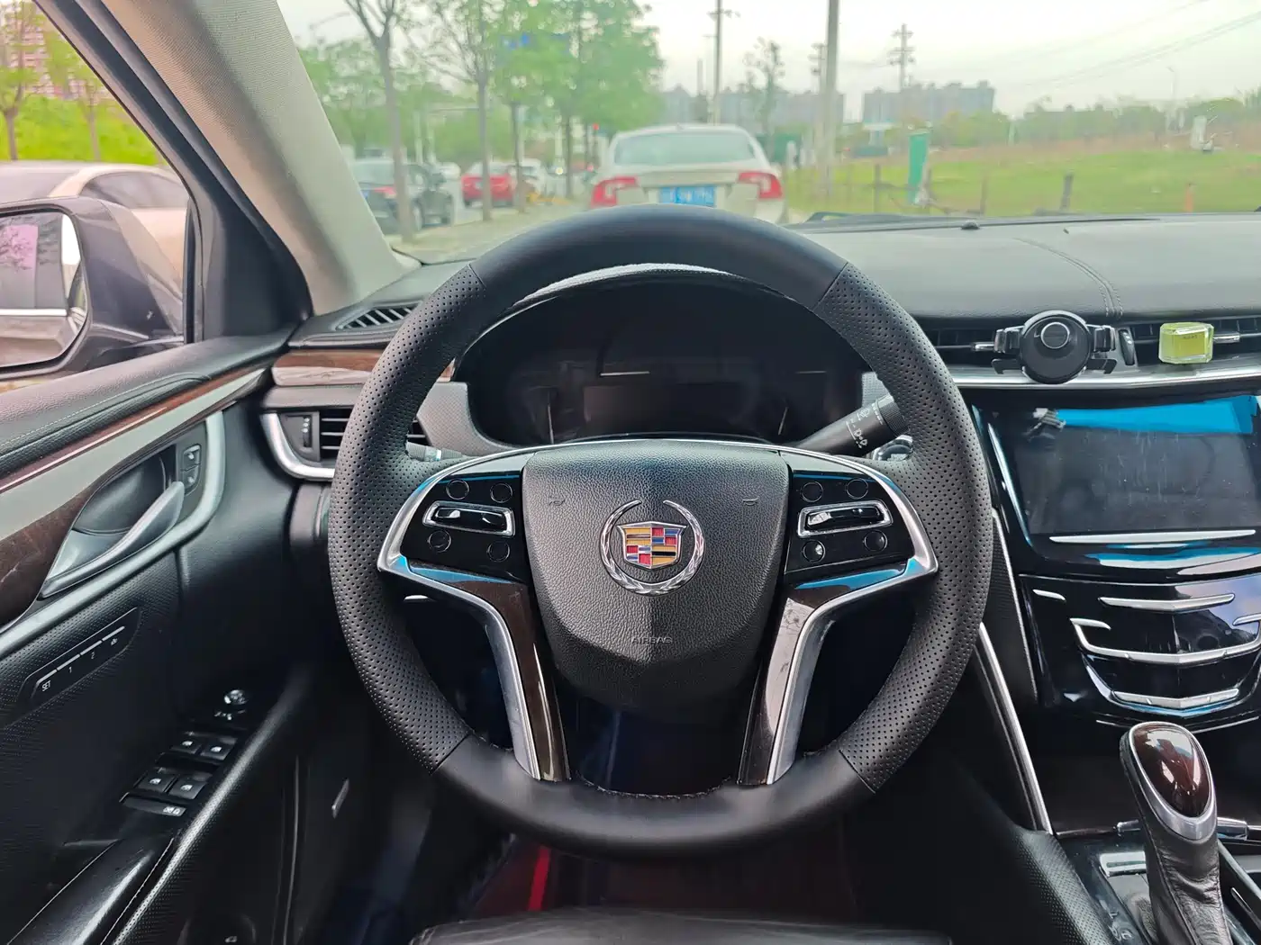 Cadillac XTS 2013 28T Luxury фото 17