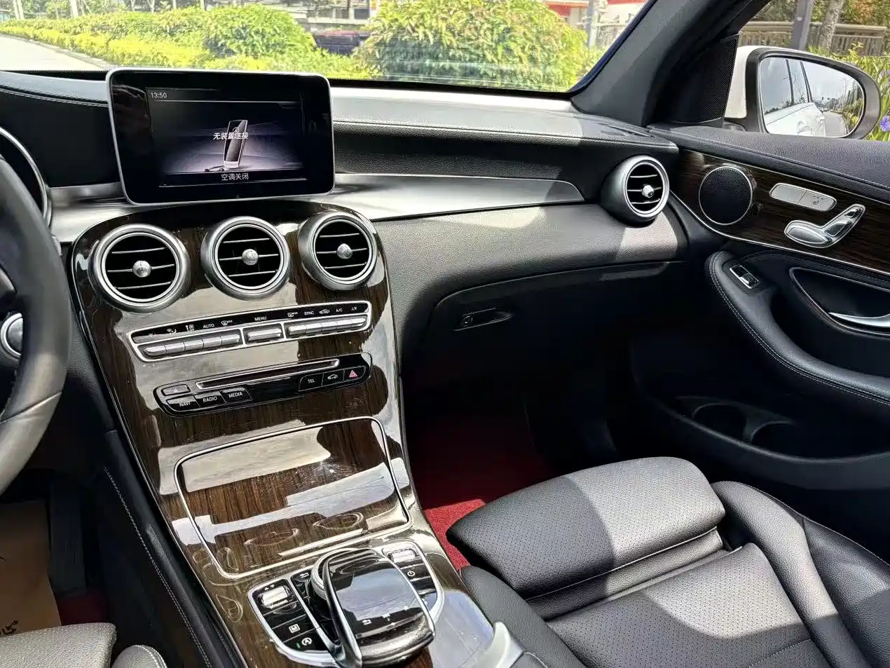 Mercedes-Benz GLC 2019 GLC 260 4MATIC Luxury фото 6