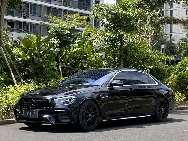 MERCEDES-BENZ E CLASS