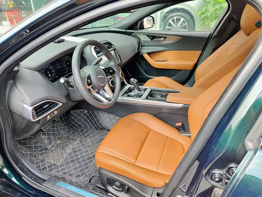 Jaguar XEL 2025 2025 2.0T 250PS R-DYNAMIC 90th Anniversary Edition