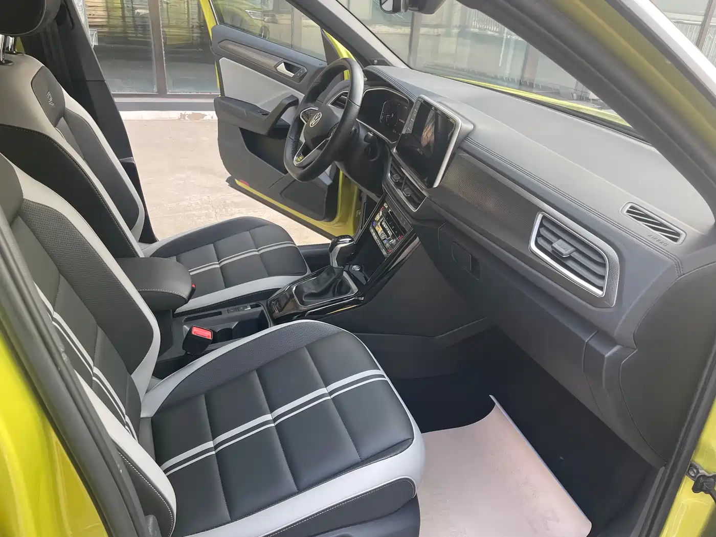 Volkswagen T-ROC 2023 300TSI DSG 2WD Dawn Edition фото 11