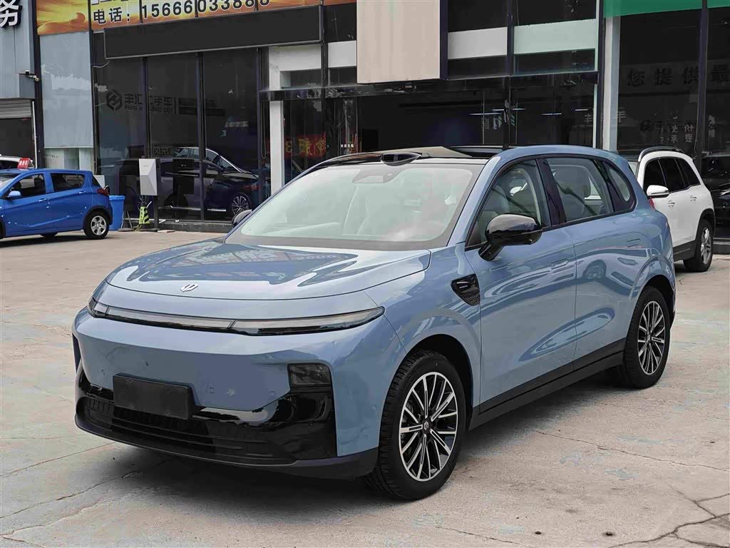 Leapmotor B10