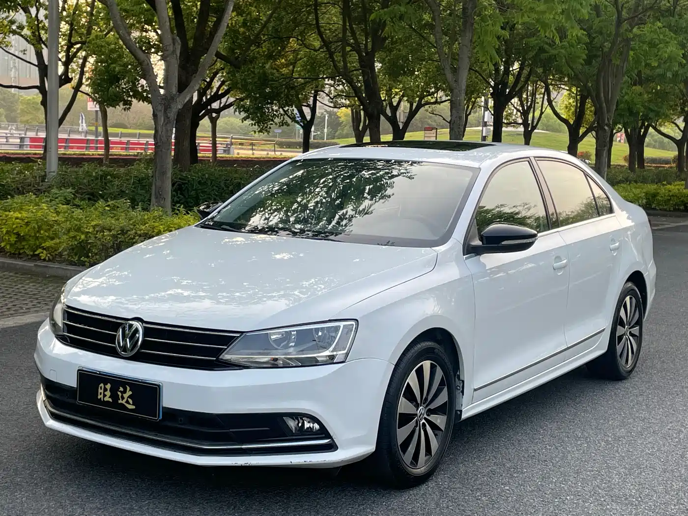 Volkswagen Sagitar 2018 180TSI DSG Premium Edition