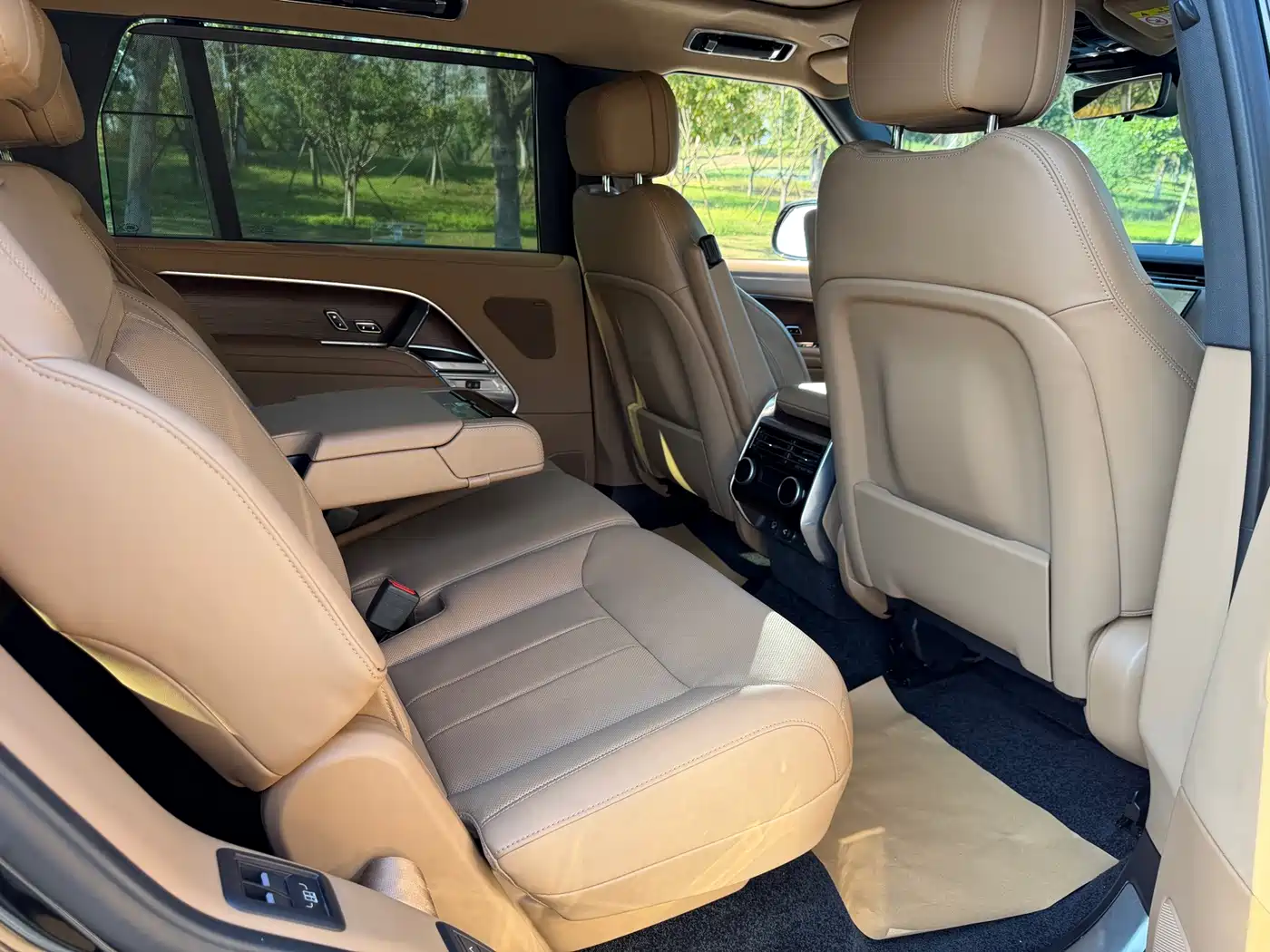 Land Rover Range Rover 2024 2024 3.0 L6 400PS Golden Age Extended 7-Seater