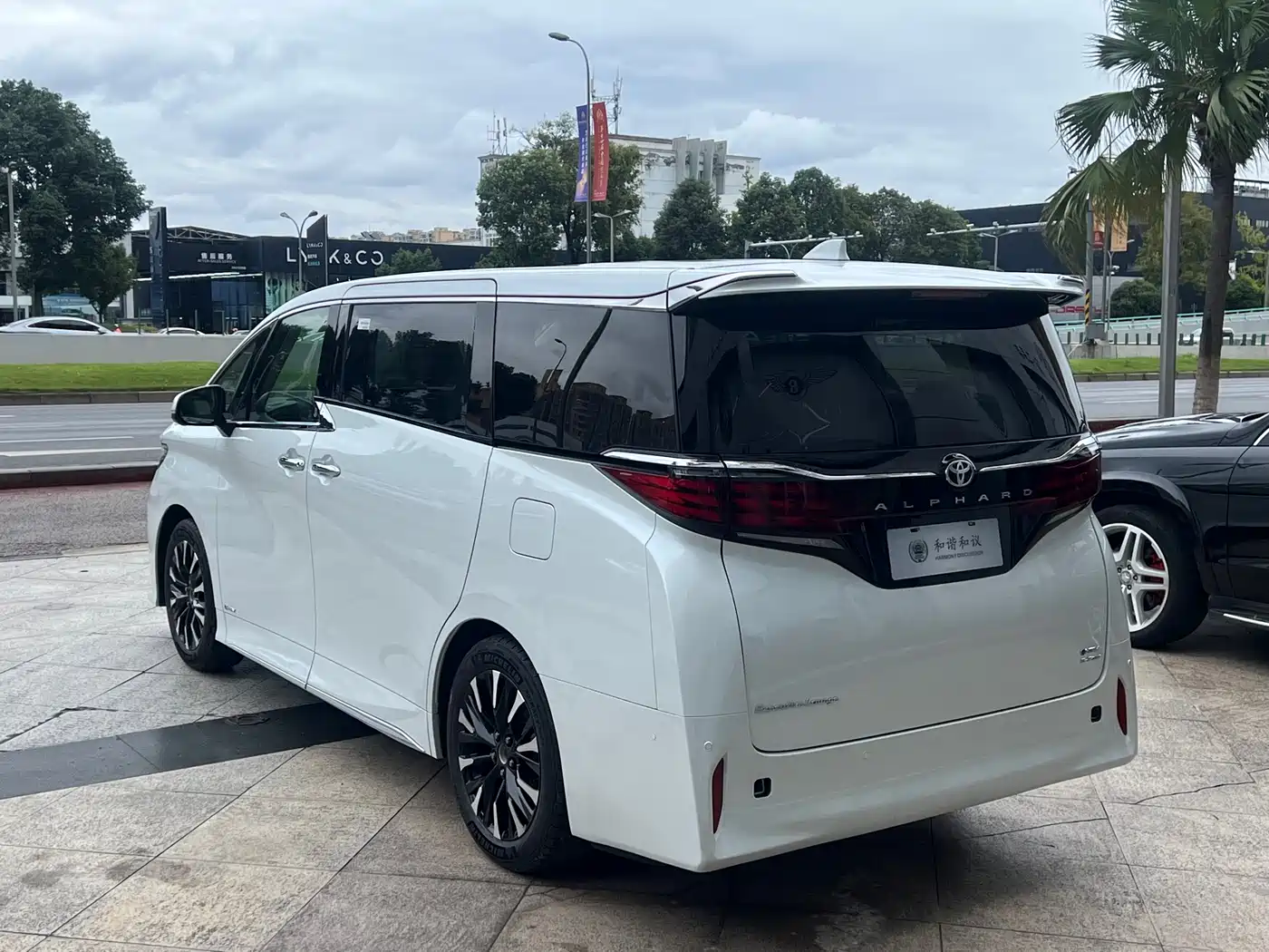 Toyota Alphard 2024 Hybrid 2.5L Prestige Edition фото 25