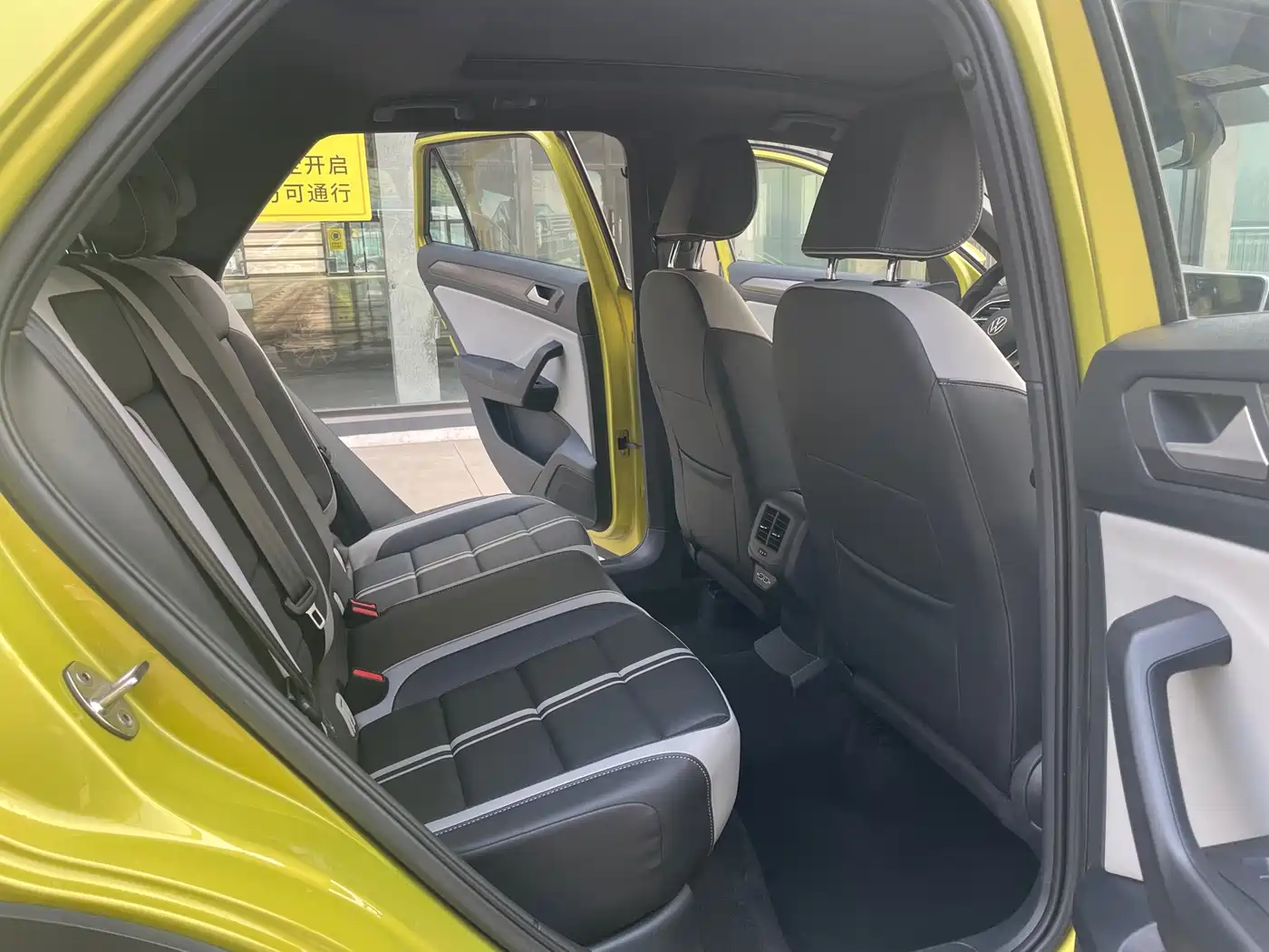 Volkswagen T-ROC 2023 300TSI DSG 2WD Dawn Edition фото 10
