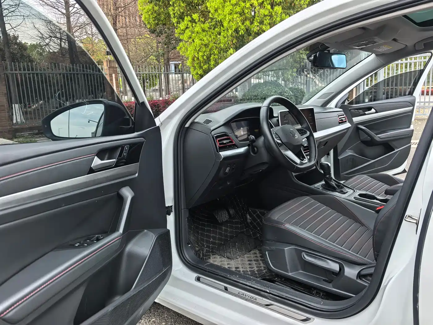 Volkswagen Lavida 2023 280TSI DSG Comfort Edition фото 4