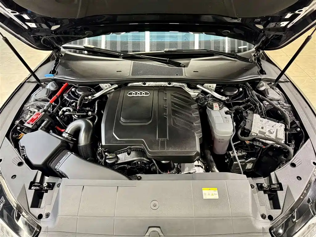 Audi A7L 2024 45 TFSI quattro Black Warrior Edition фото 11