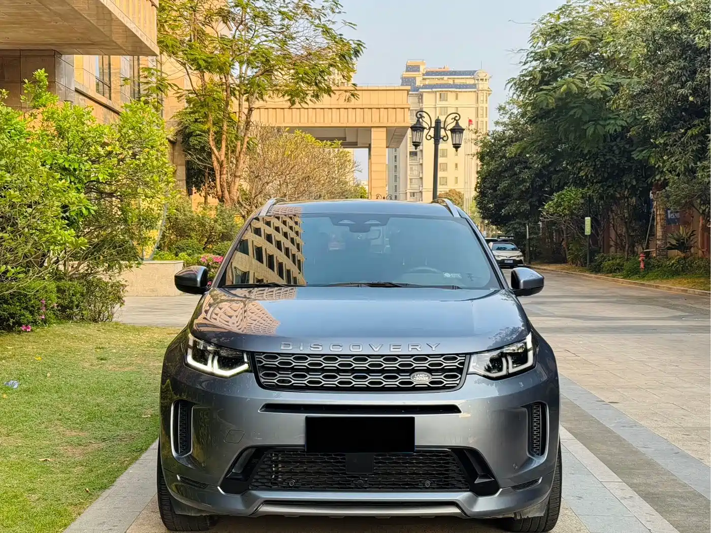 Land Rover Discovery Sport 2022 Model 249PS R-Dynamic S Performance Edition 5-Seater фото 2